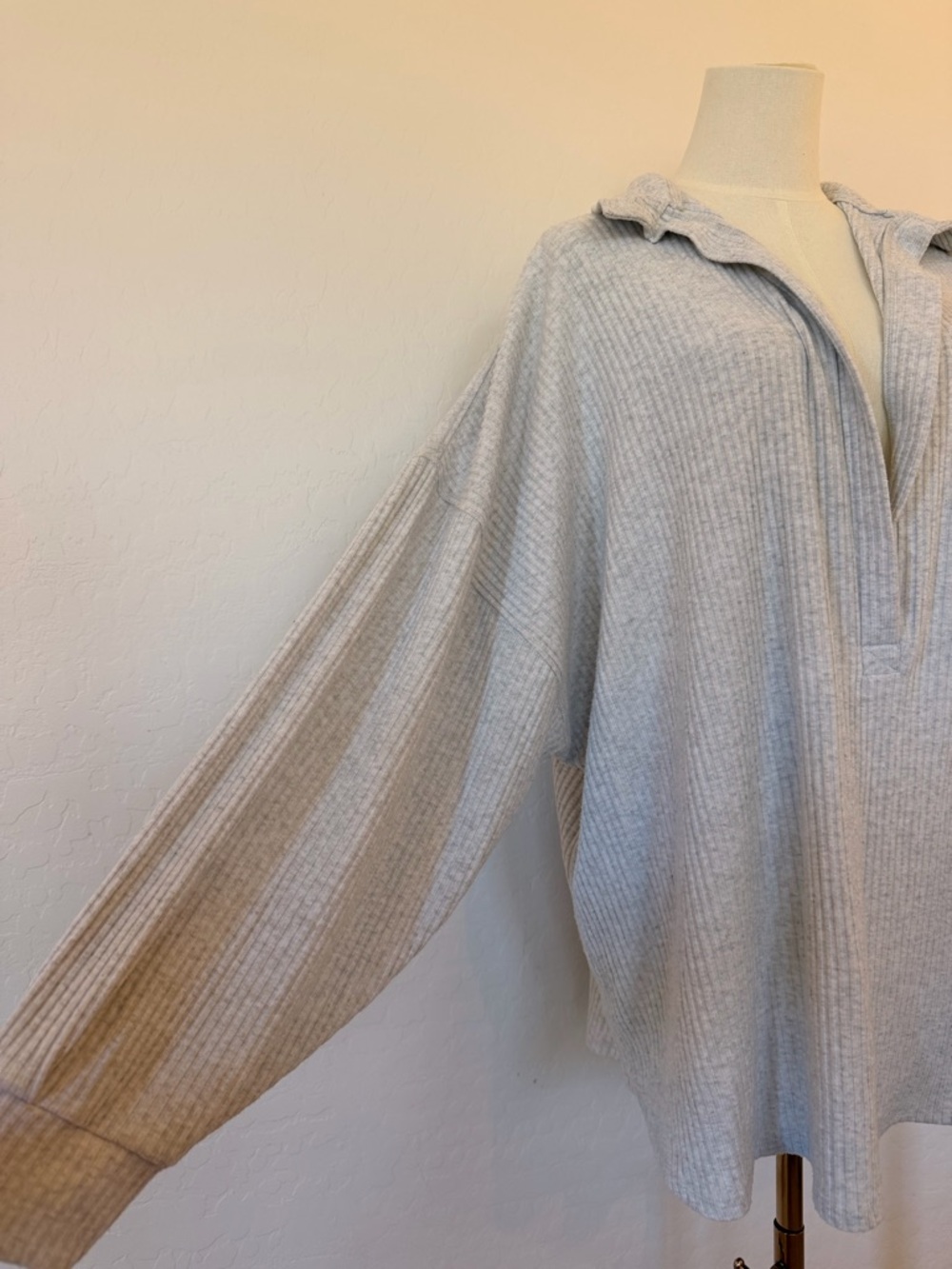 Joah Brown OVERSIZED PULLOVER WITH A PLUNGING COLLARED NECKLINE - Picture 5 of 10